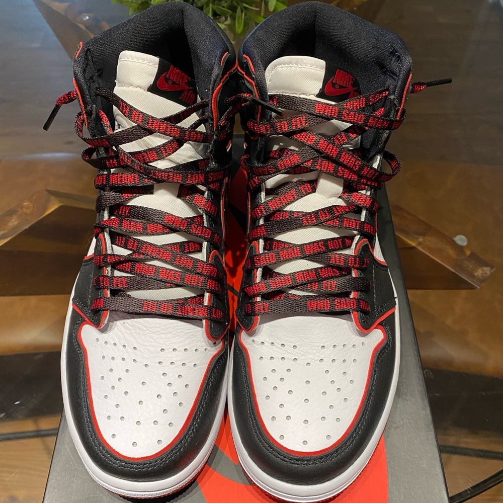 Nike Air Jordan 1 Retro High “Bloodline” Size 8.5